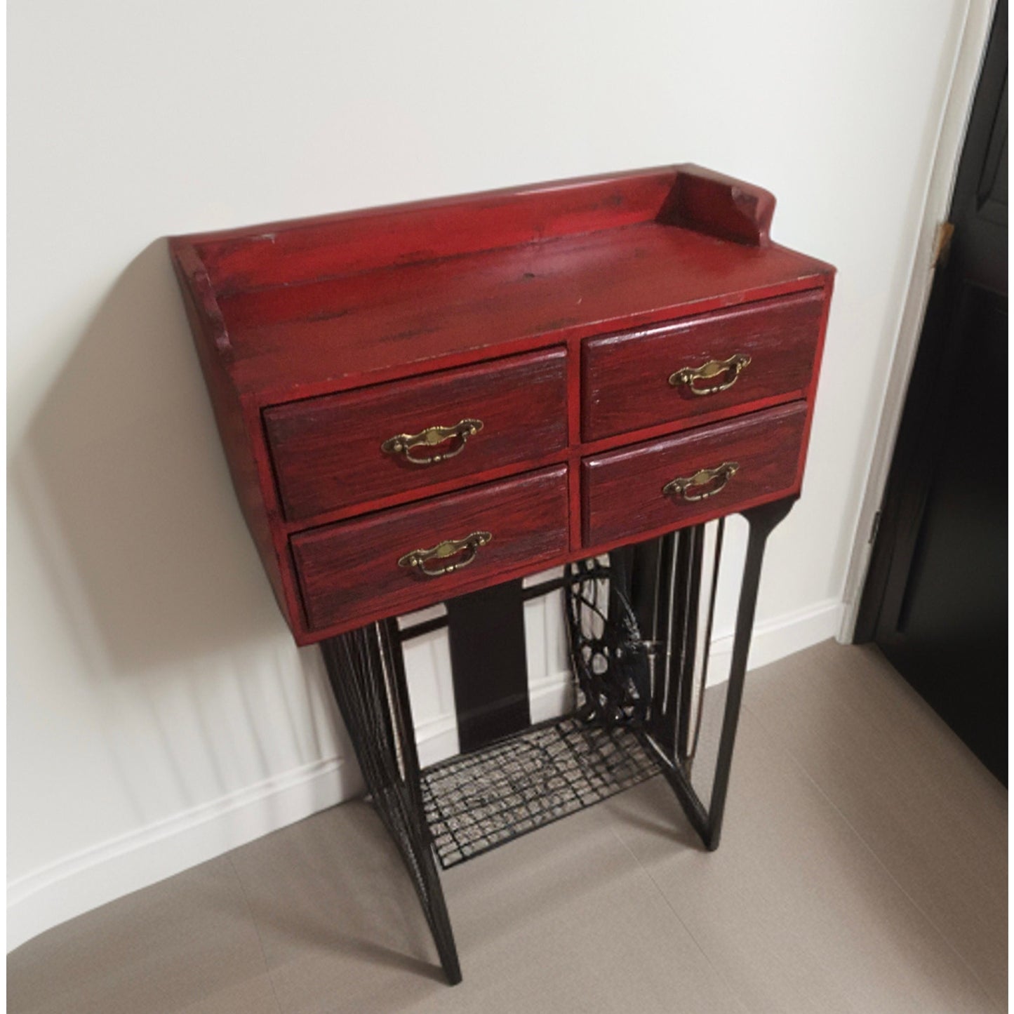 Reclaimed Industrial Table (Teakwood) with Cast Iron Sewing Machine Base